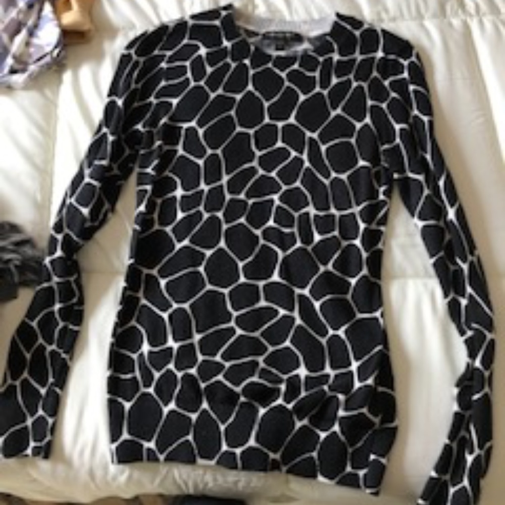 Banana Republic Factory Black and White Giraffe-Print Crewneck Sweater
